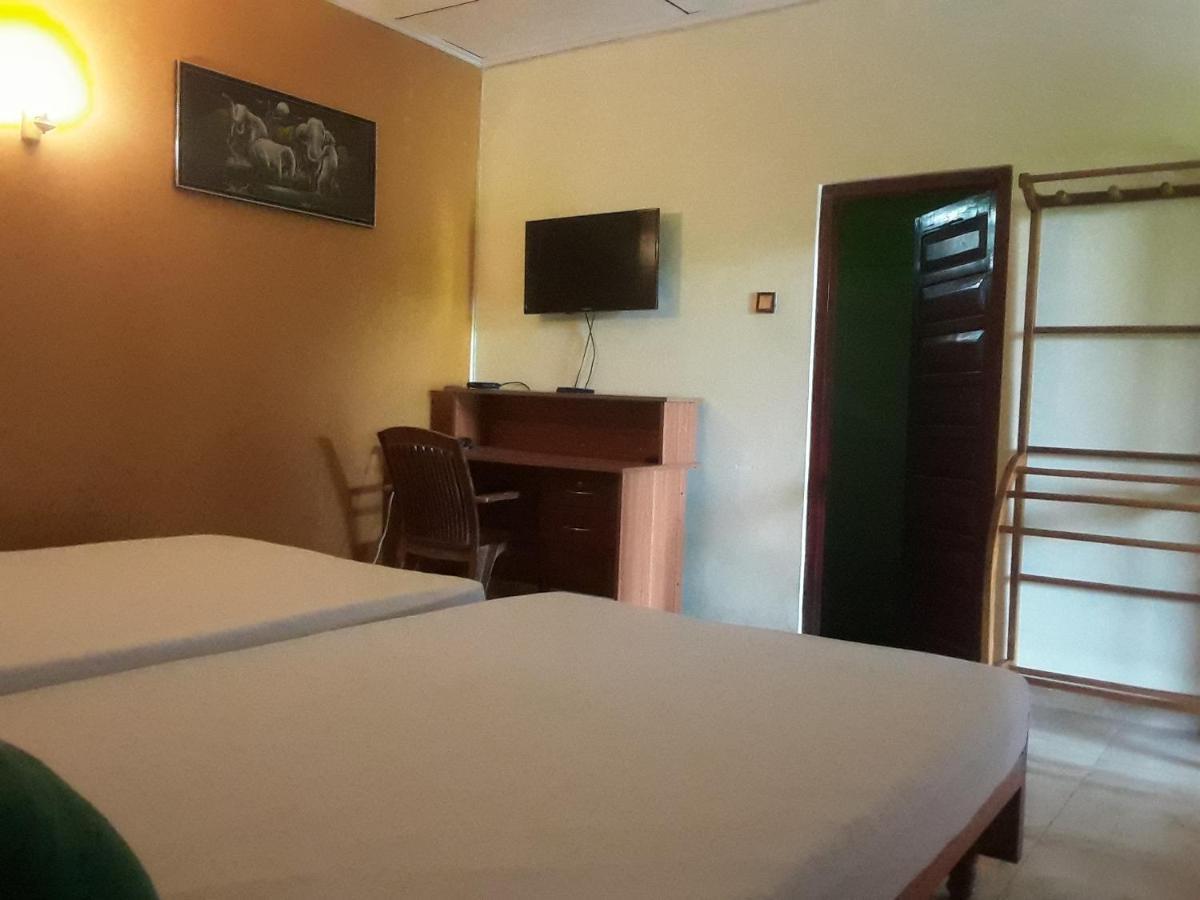 Hansika Guest Inn Buttala Exteriér fotografie