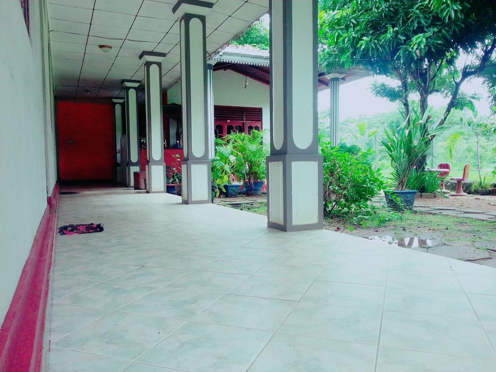 Hansika Guest Inn Buttala Exteriér fotografie